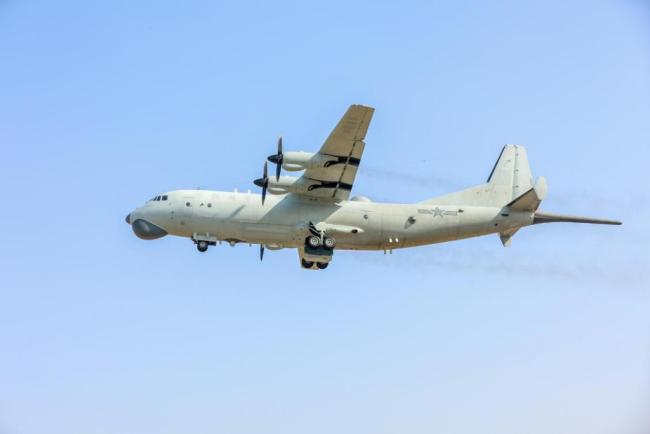 海军航空兵飞行训练大片来了 夏日长航时反潜训练
