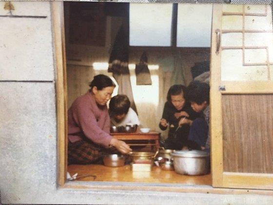 李在明儿时曾辍学打工，寒门子弟的逆袭“剧本”