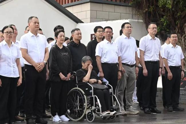 黄旭华院士今日在广东家乡安葬 国之脊梁长眠故土
