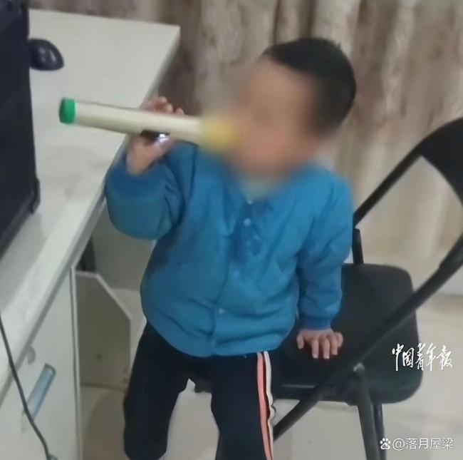 男童吃毒蘑菇去世 曾说爸爸别担心我 爸爸自责泪崩网友批评