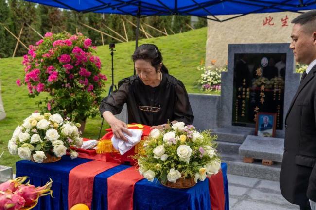 黄旭华院士骨灰在家乡安放 此生无怨无悔