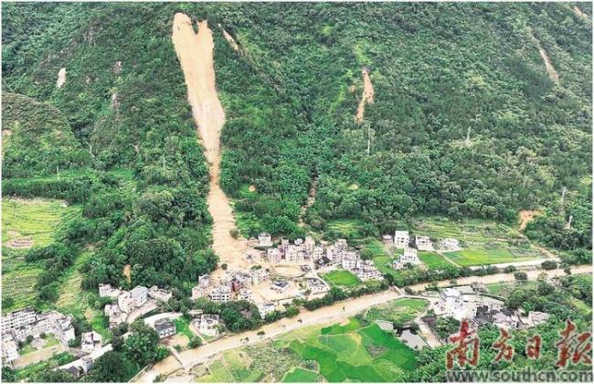 山体滑坡前1小时干部转移57村民
