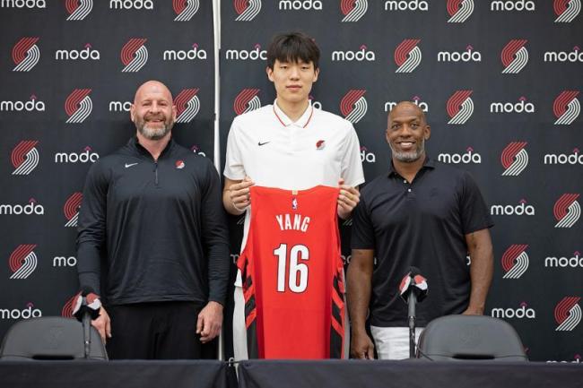 杨瀚森利好 开拓者买断艾顿