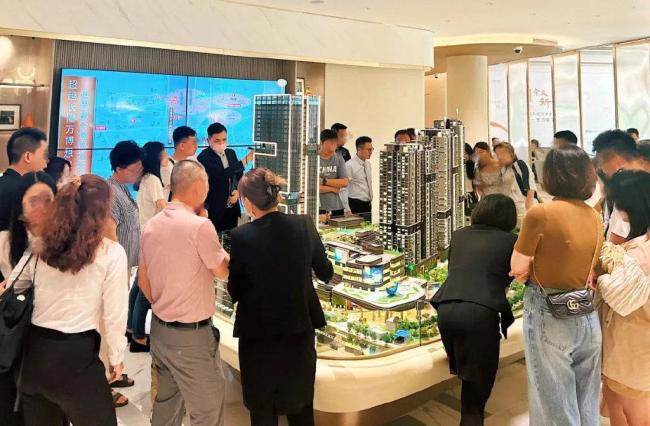 香港郑家纯家族静待875亿港元救命钱 债务重组迫在眉睫