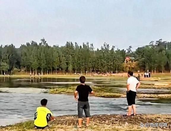 3名儿童下水野泳只有1人上岸