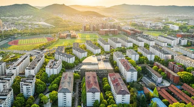 中南大学2025年本科招生章程 有这些新变化→