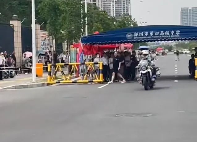 交警为你护航！今年高考 郑州交警共为37名考生提供帮助