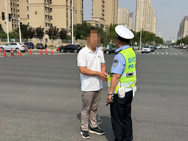 交警为你护航！今年高考 郑州交警共为37名考生提供帮助