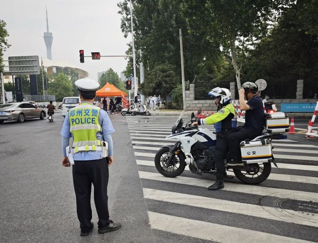 交警为你护航！今年高考 郑州交警共为37名考生提供帮助