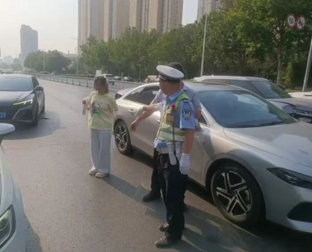 交警为你护航！今年高考 郑州交警共为37名考生提供帮助