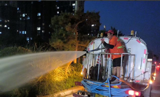 高温抗旱护绿 高新在行动