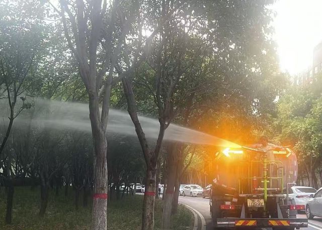 高温抗旱护绿 高新在行动