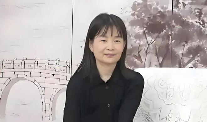 海天味业港股上市！55岁“打工女皇”敲锣，她年薪900多万元，身家超335亿