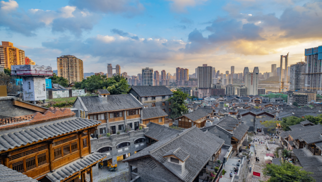 一座自带“电影滤镜”的城市 重庆也太出片了