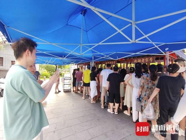 73年历史的星级酒店摆摊卖卤味 星级手艺街头价