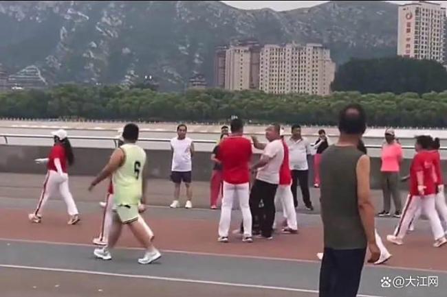 辽宁朝阳暴走团被传解散 12345回复
