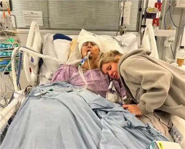 澳洲少年庆祝与女友同居后空翻摔死
