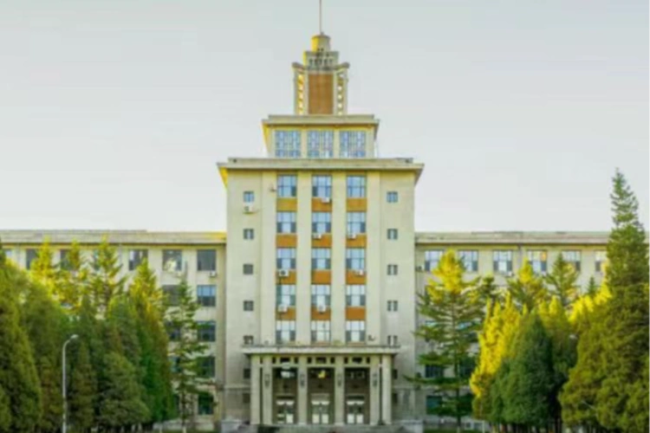 大学生参观企业溺亡 业内人士发声