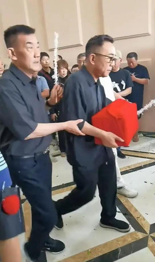 杨少华死亡证明单首次公开 肺衰竭真相揭秘