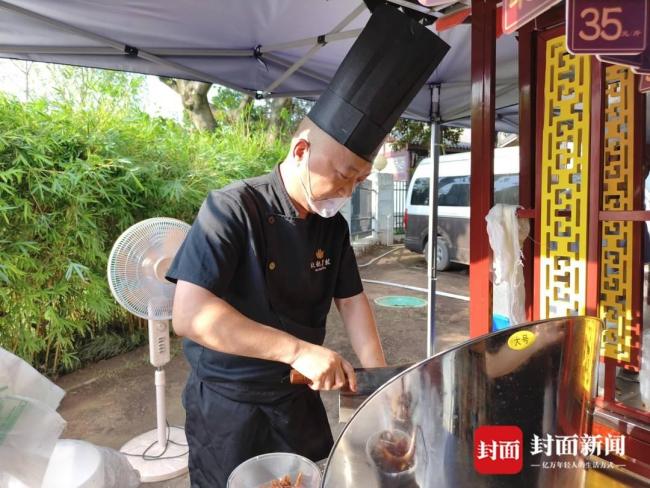 73年历史的星级酒店摆摊卖卤味 星级手艺街头价