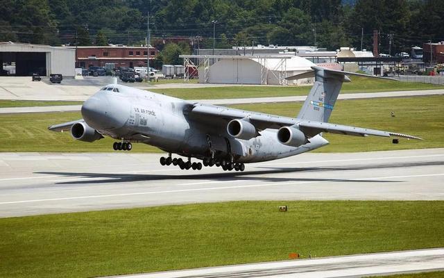 博主：巴枭龙战机携胜利余威降落英国 实战荣耀参展RIAT