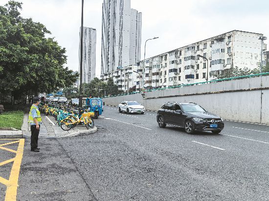 成都为21家医院量身定制治堵方案 多举措缓解就医拥堵