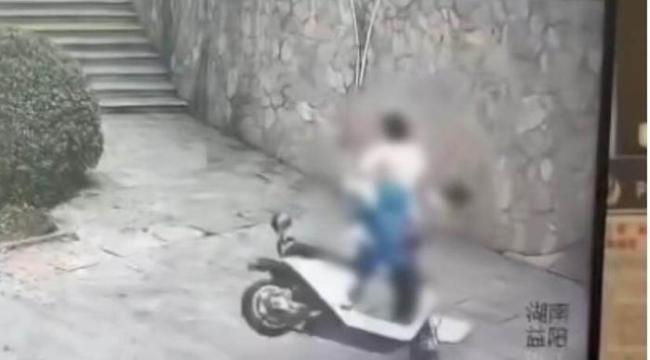 品牌方回应高中生骑改装电摩撞墙身亡