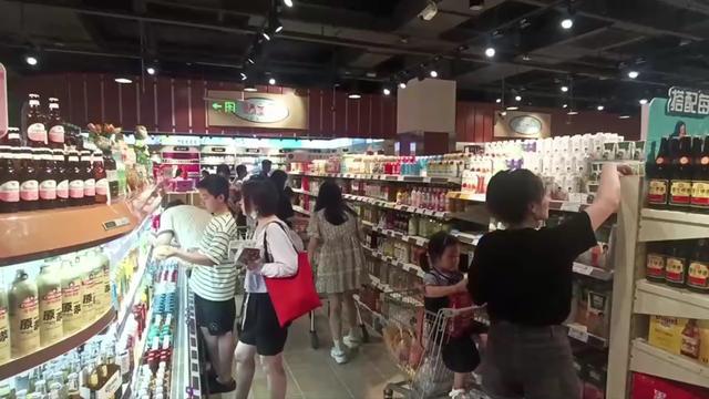 胖东来半年狂揽117亿！对各地促消费有何启示∣豫观察