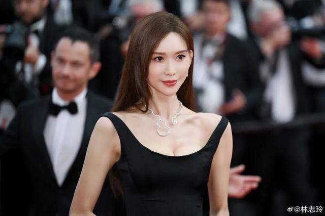 50岁林志玲感叹当妈妈真是24小时的忙碌，总是睡眠不足