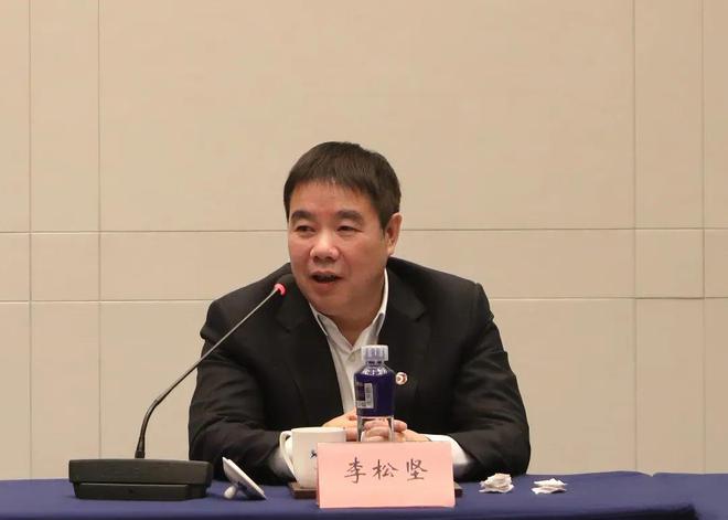 被“学霸儿子”曝光的“房产大王”，起底明园集团李松坚的商业往事