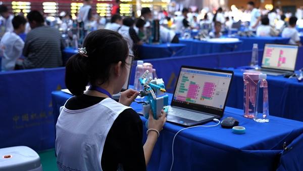 2025年中国机械总院杯信阳市青少年机器人科技运动会举行