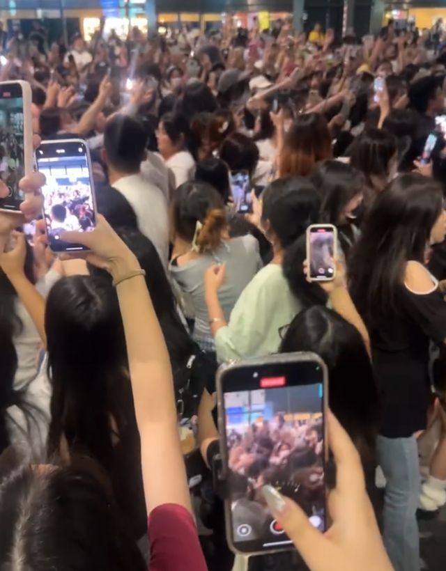 7天微博涨粉超百万，他成暑期新顶流？