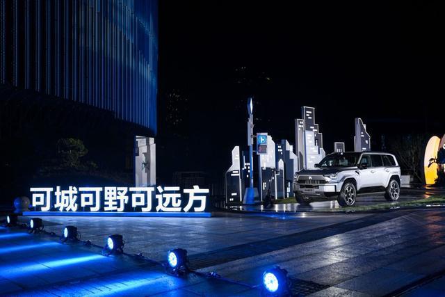 华为技术加持、智能越野第一车 猛士M817开启预售
