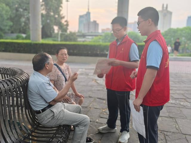 郑州八中国风少年领导力小组用行动传播非遗文化