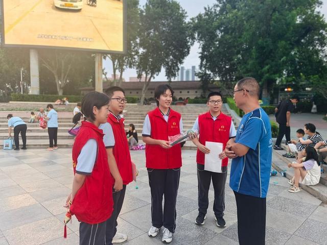 郑州八中国风少年领导力小组用行动传播非遗文化