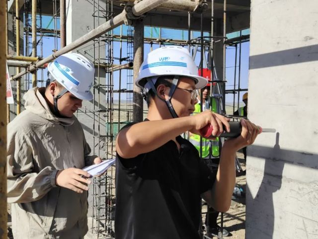 新闻特写丨这条公路是河南交通人写在戈壁的“豫哈情书”
