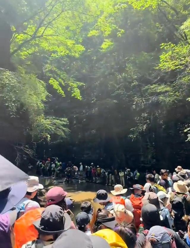 堵到“无法动弹”的南太行“一线天”徒步线路临时封闭