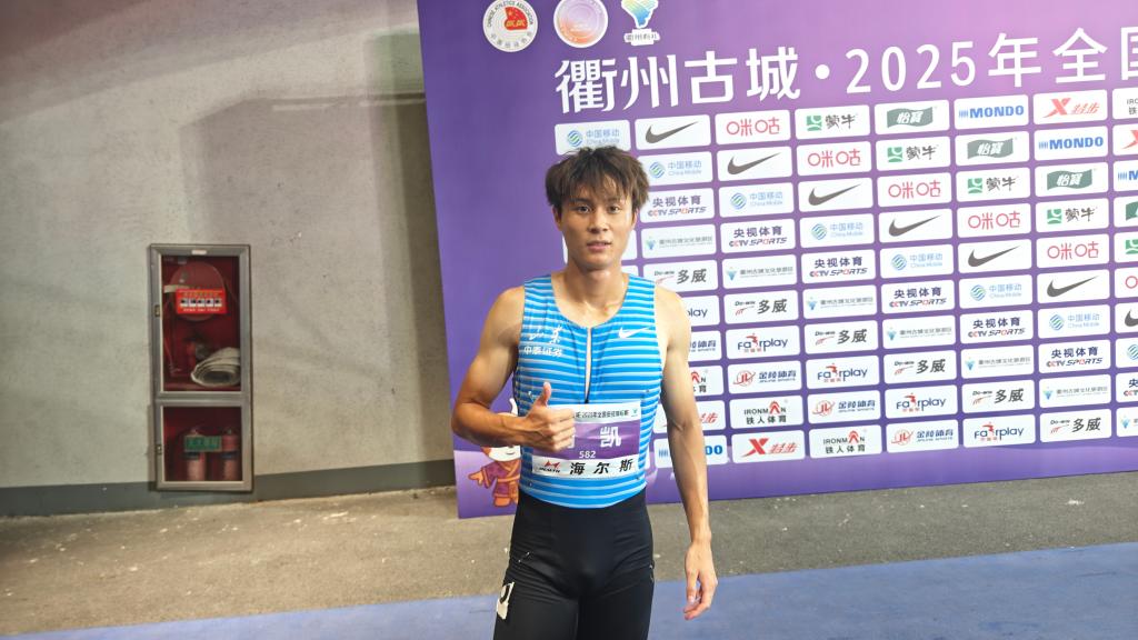 游泳世锦赛：澳大利亚选手摘得男子10米台跳水金牌