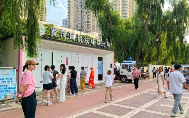 男女厕位比例不应简单对半分