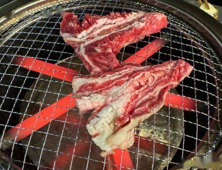 七夕烤肉店出现排烟故障 老板全免单 危机中的暖心举动