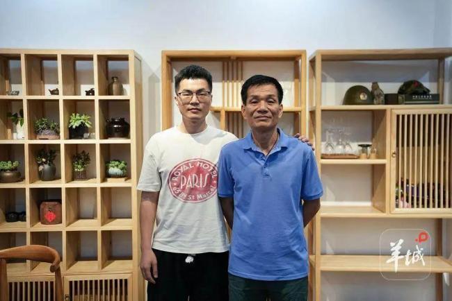山洪中退役军人带儿子救人