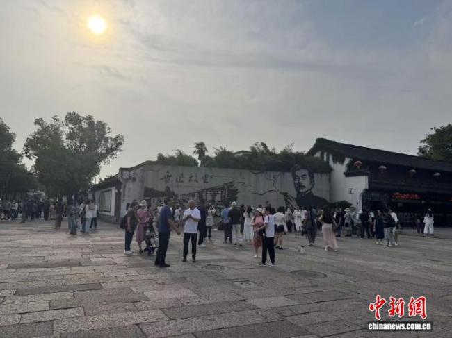 媒体：鲁迅夹烟有何不可