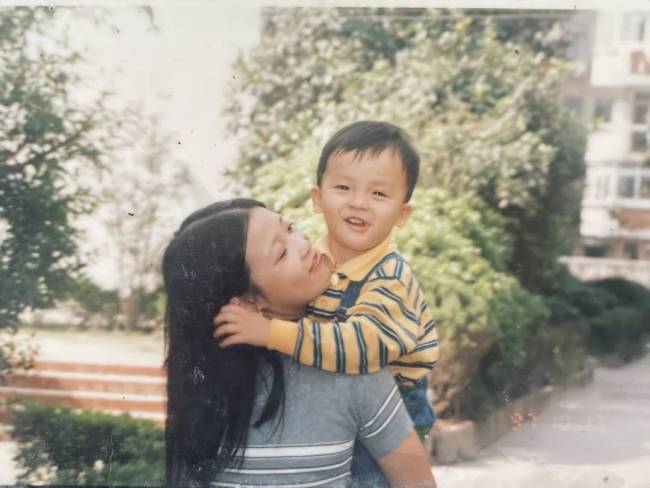母亲悬赏上海市区一套房寻被拐26年儿子 望眼欲穿盼团圆