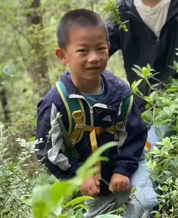 走失男童父亲呼吁附近市民打开蓝牙