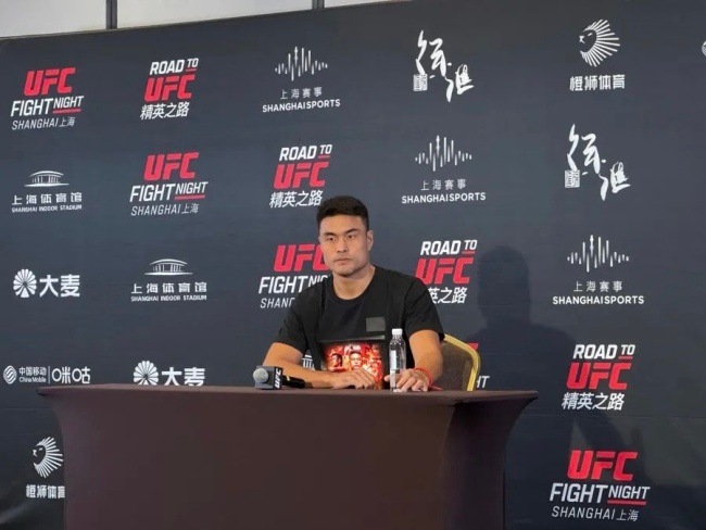 UFC上海站周末开打！张名扬不惧压力：冠军之路上没有退路