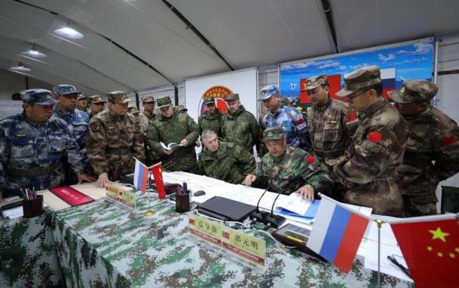 美国报告猜测轰6N飞近阿拉斯加的谜团，还对关岛模拟核打击？