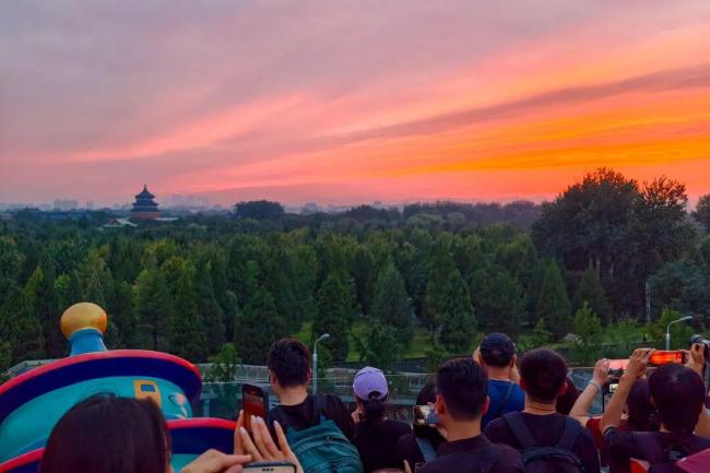 北京天空挂满中国式浪漫 七夕晚霞映美景