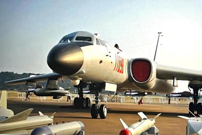 美国报告猜测轰6N飞近阿拉斯加的谜团，还对关岛模拟核打击？