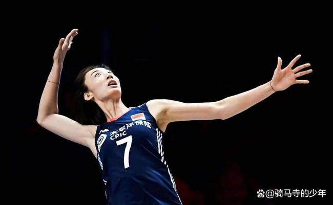 战术板 中国女排3-1赢球仍暴露问题，两大主攻低迷，唐欣成重要棋子 庄宇珊负担过重