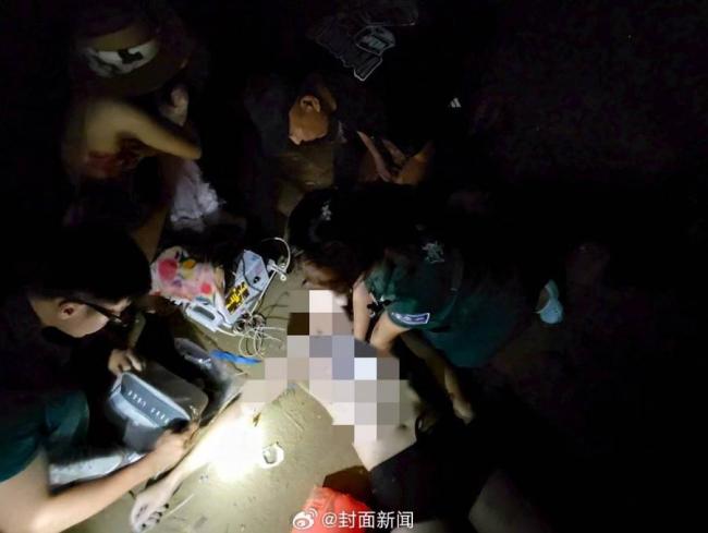 男子三亚游泳溺水妻子崩溃大哭